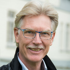Portraitfoto: Dr. med. J. Hennefründ